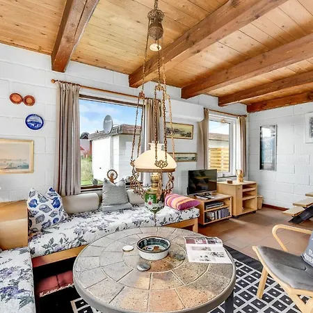 2 Bedroom Lovely In Hvide Sande