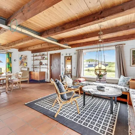 2 Bedroom Lovely In Hvide Sande